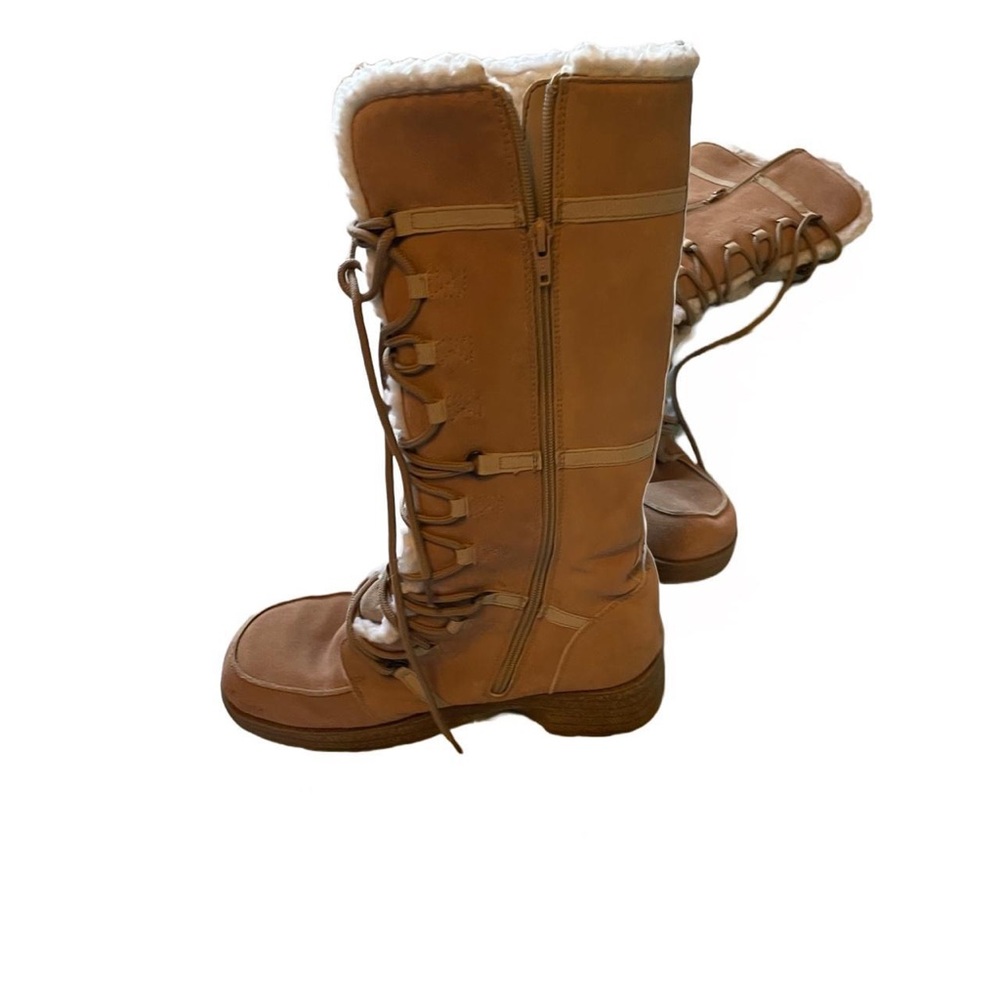Fur lined Suede Chunky Tan Platform boots by the brand “Identity”